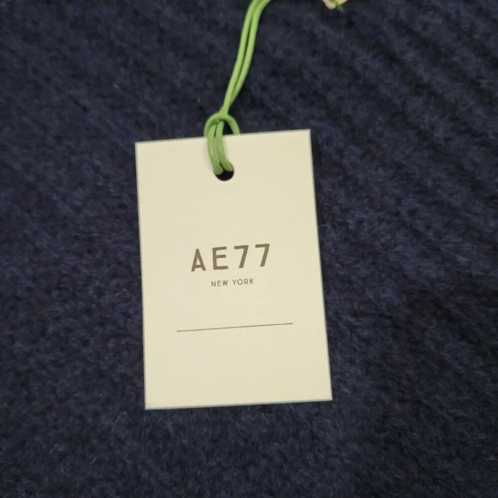 AE77 100% Cashmere Navy Scarf Size OS